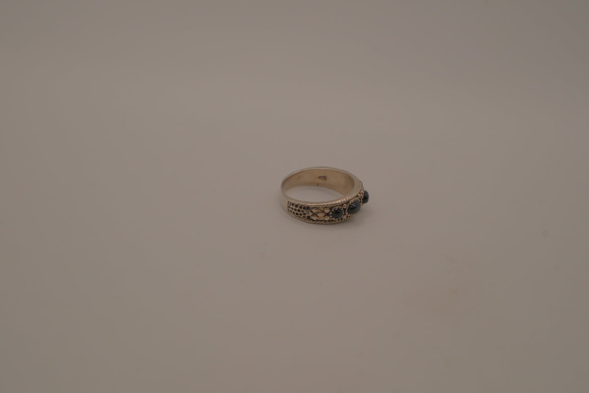 Vintage sterling silver Black Onyx ring