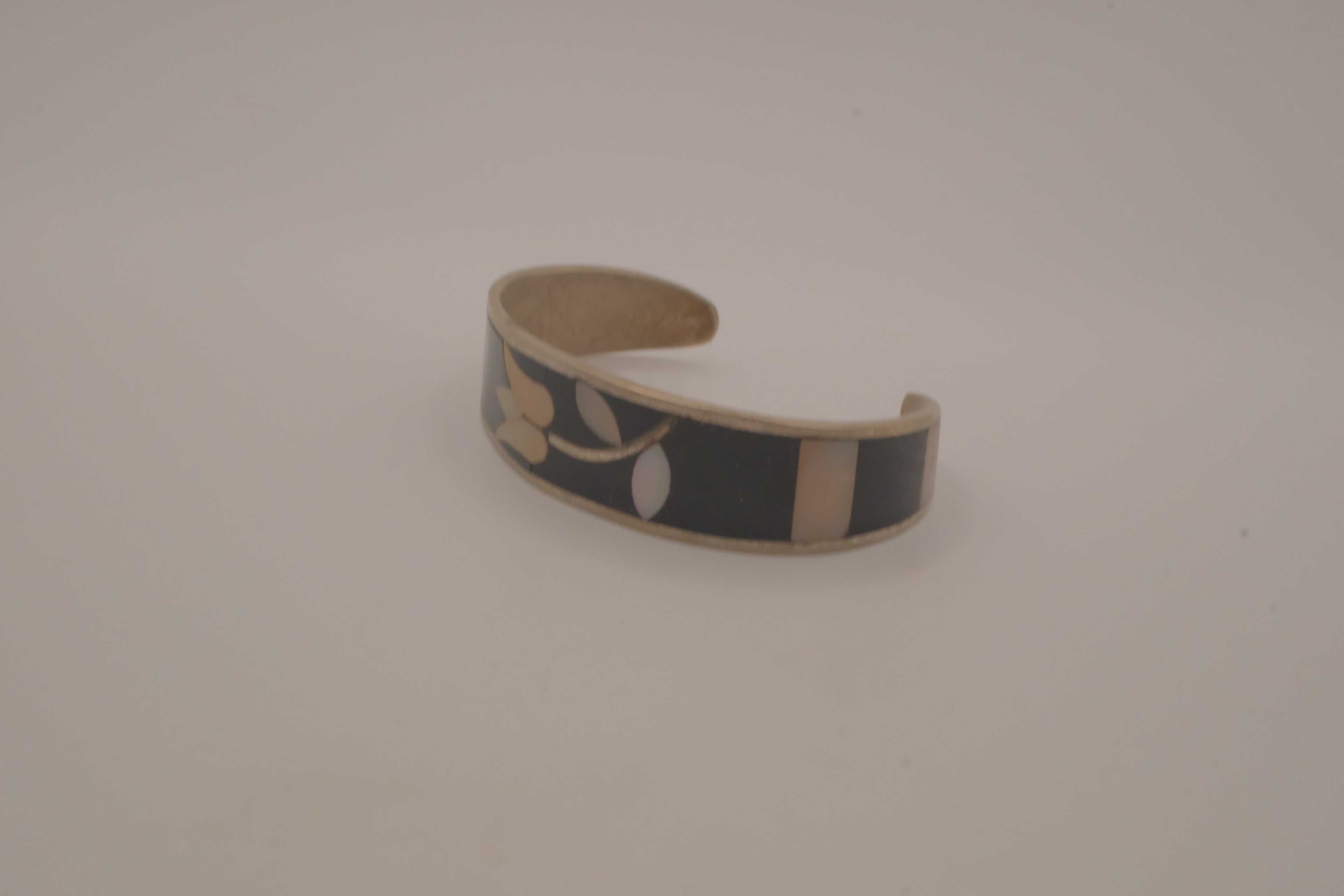 Vintage Mexican Alpaca silver tulip mother-of-pearl &nbsp;cuff bracelet