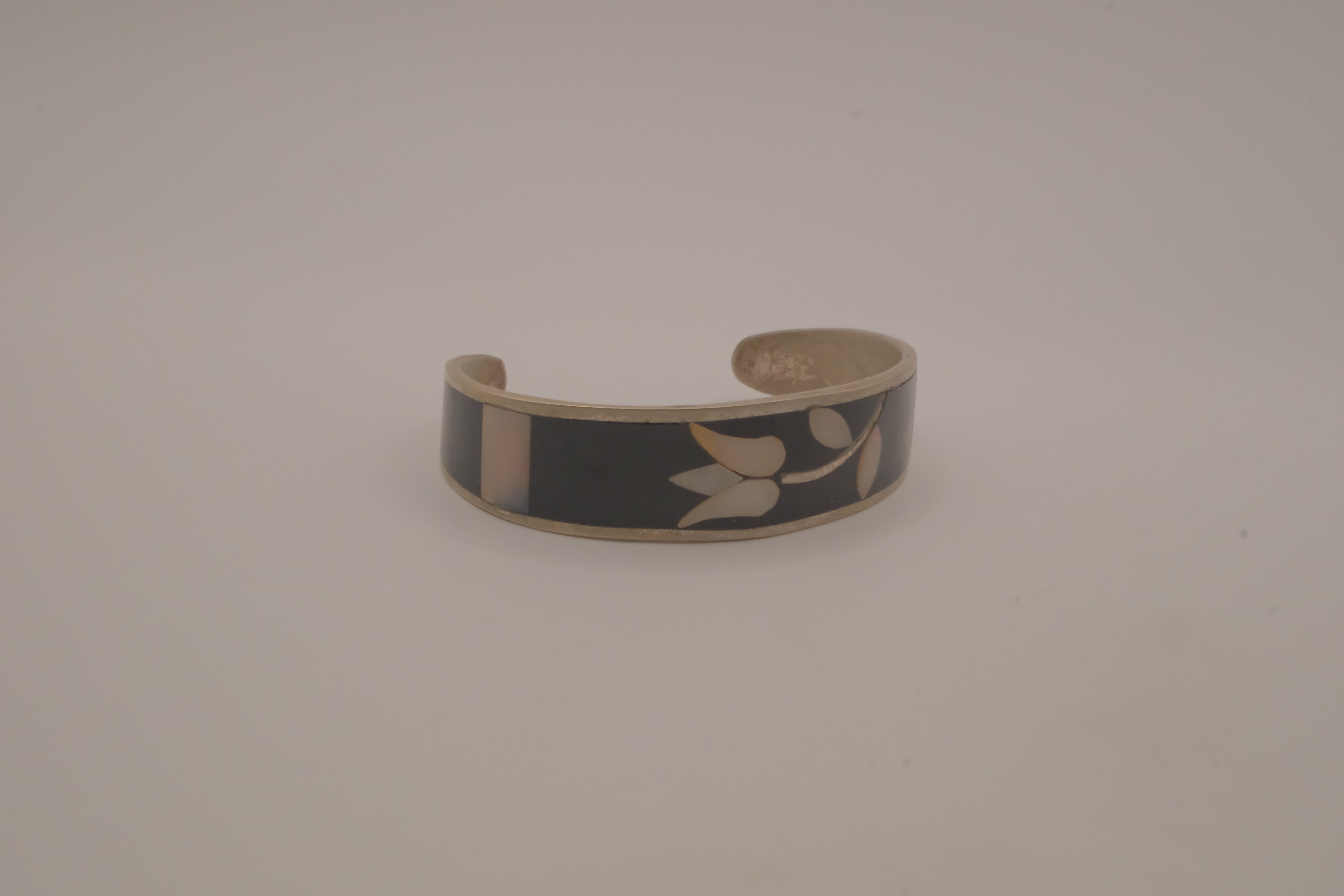 Vintage Mexican Alpaca silver tulip mother-of-pearl &nbsp;cuff bracelet