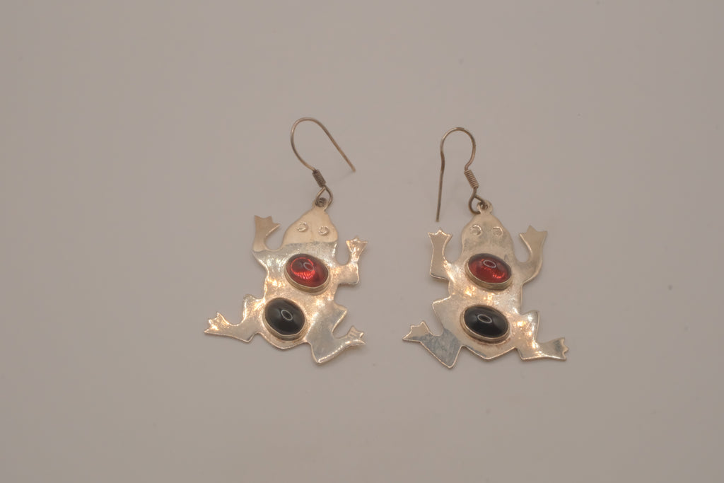 Vintage Sterling silver frog dangle earring