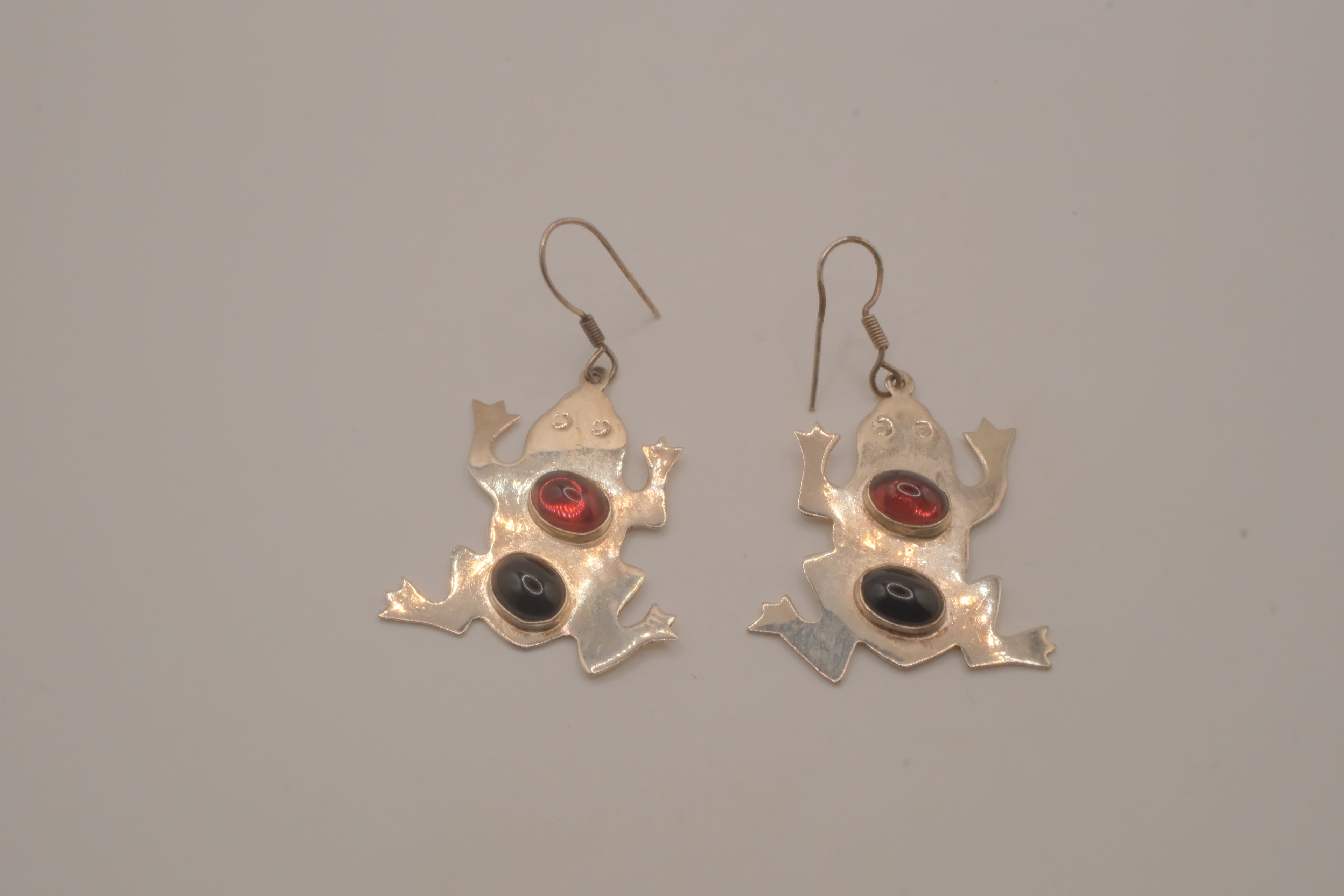 Vintage Sterling silver frog dangle earring