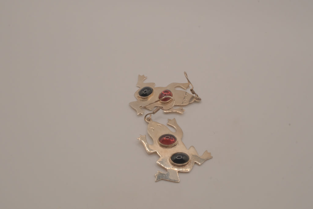 Vintage Sterling silver frog dangle earring