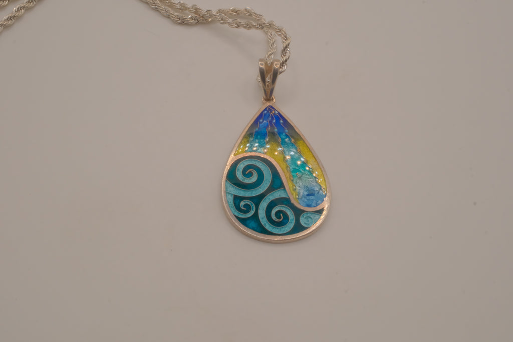 Teardrop-shaped sterling silver cloisonné enamel pendant &nbsp;necklace