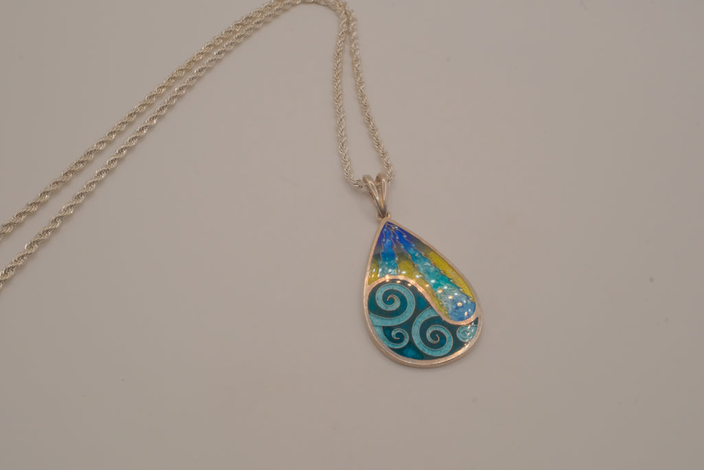 Teardrop-shaped sterling silver cloisonné enamel pendant &nbsp;necklace