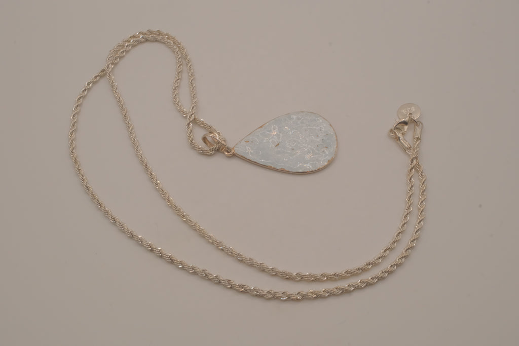 Teardrop-shaped sterling silver cloisonné enamel pendant &nbsp;necklace