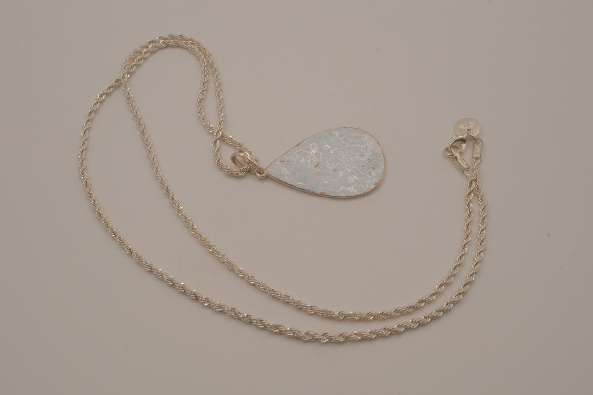 Teardrop-shaped sterling silver cloisonné enamel pendant &nbsp;necklace