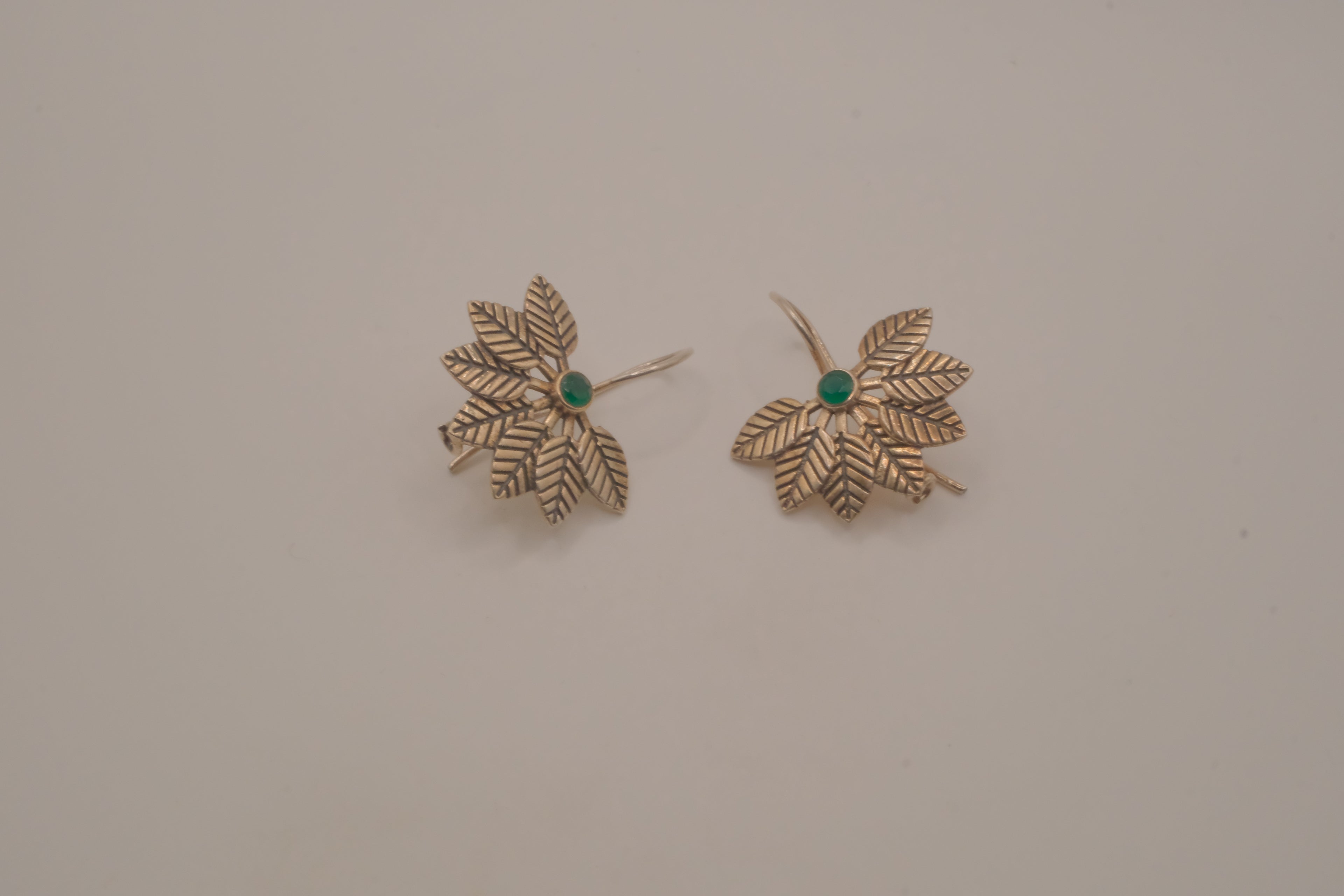 Vintage Sterling silver fan-shaped leaf earring