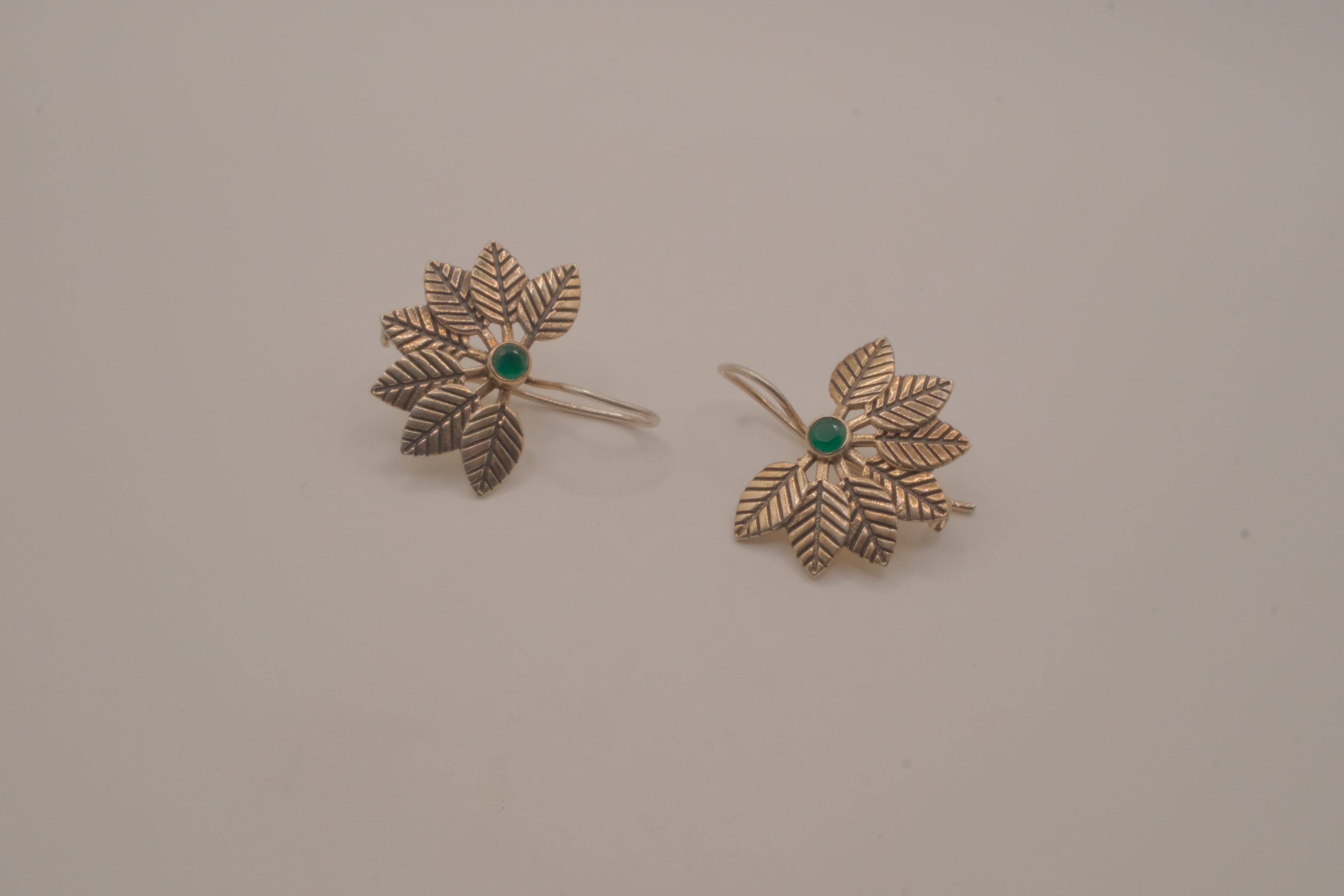 Vintage Sterling silver fan-shaped leaf earring