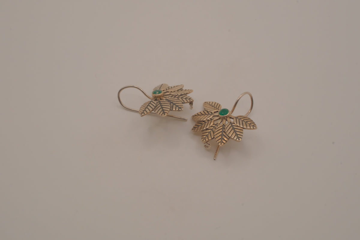 Vintage Sterling silver fan-shaped leaf earring