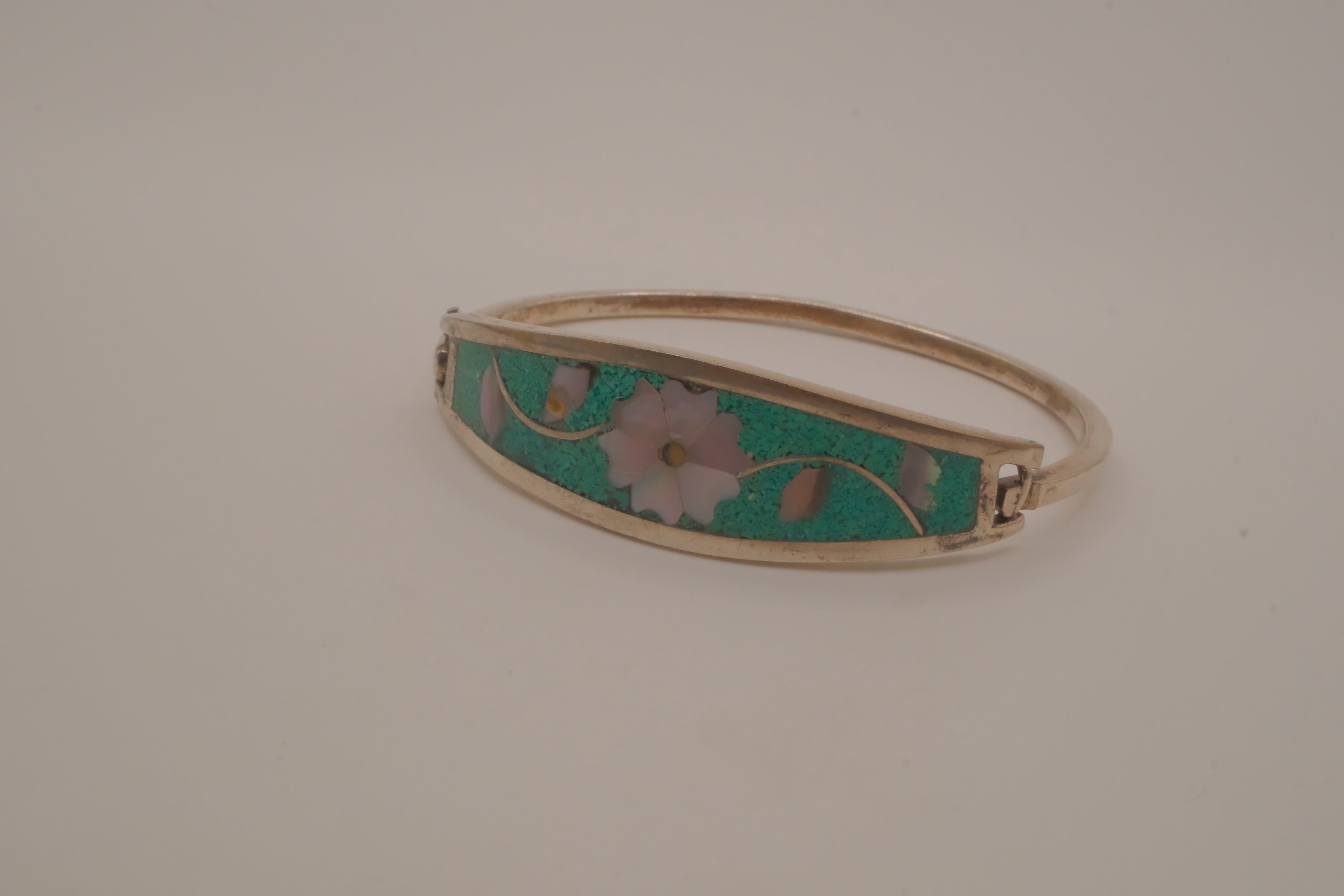 Vintage Mexico Alpaca silver Green flowers hinged bangle bracelet