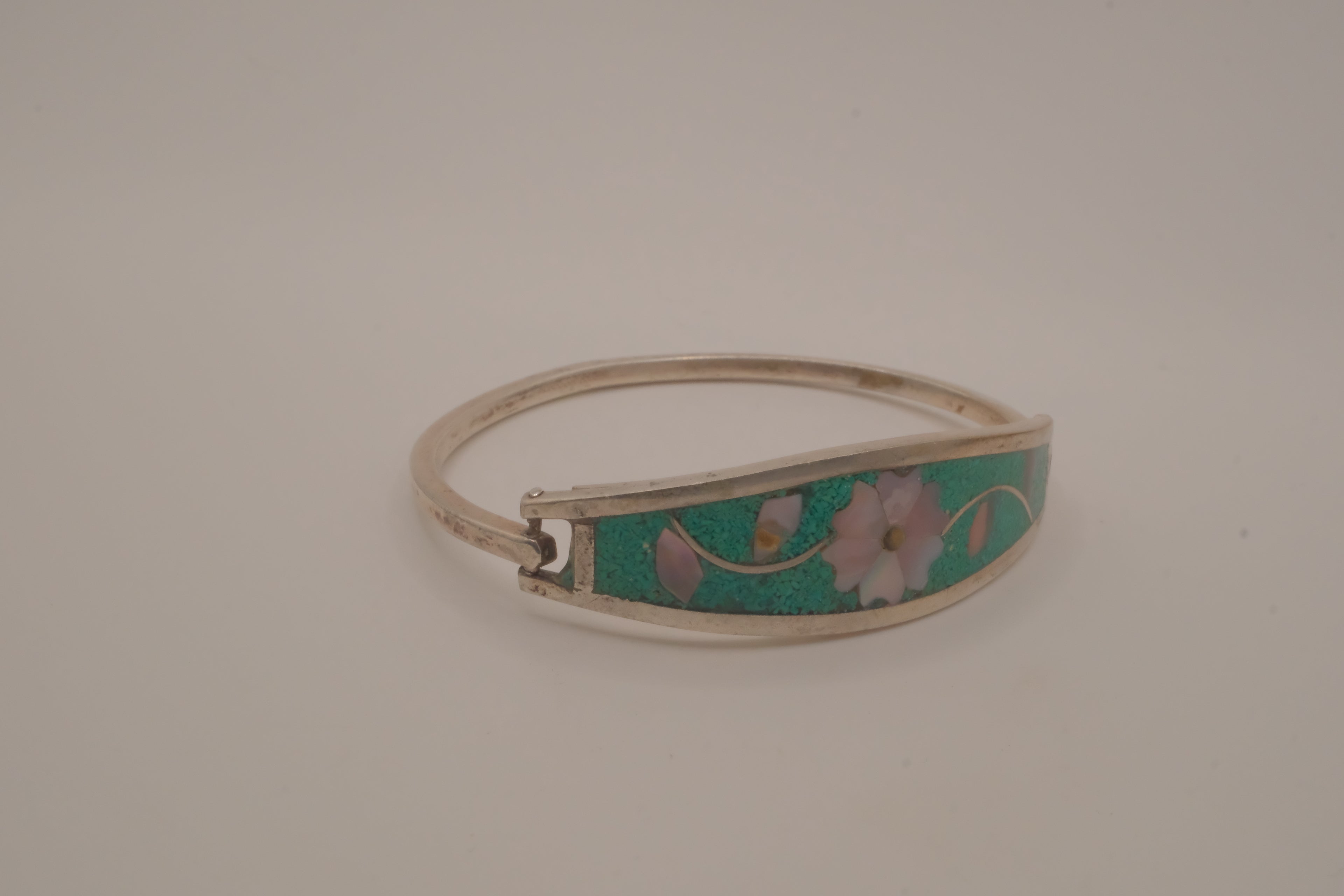 Vintage Mexico Alpaca silver Green flowers hinged bangle bracelet