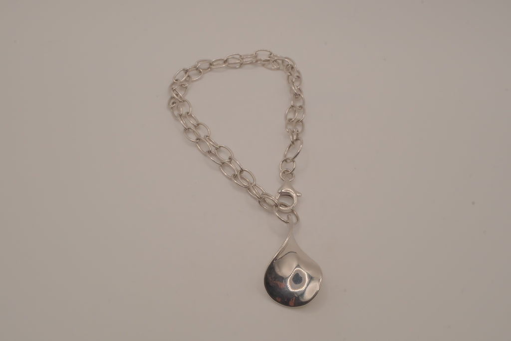 Elle sterling silver teardrop charm bracelet&nbsp;