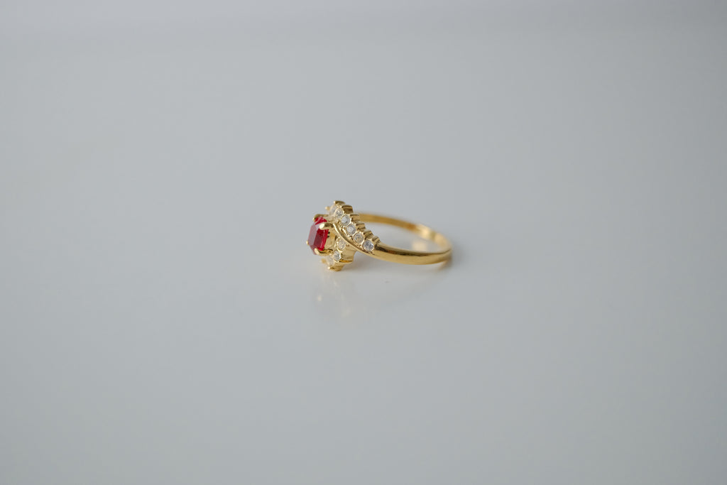 Vintage Gold Cocktail Stone Ring