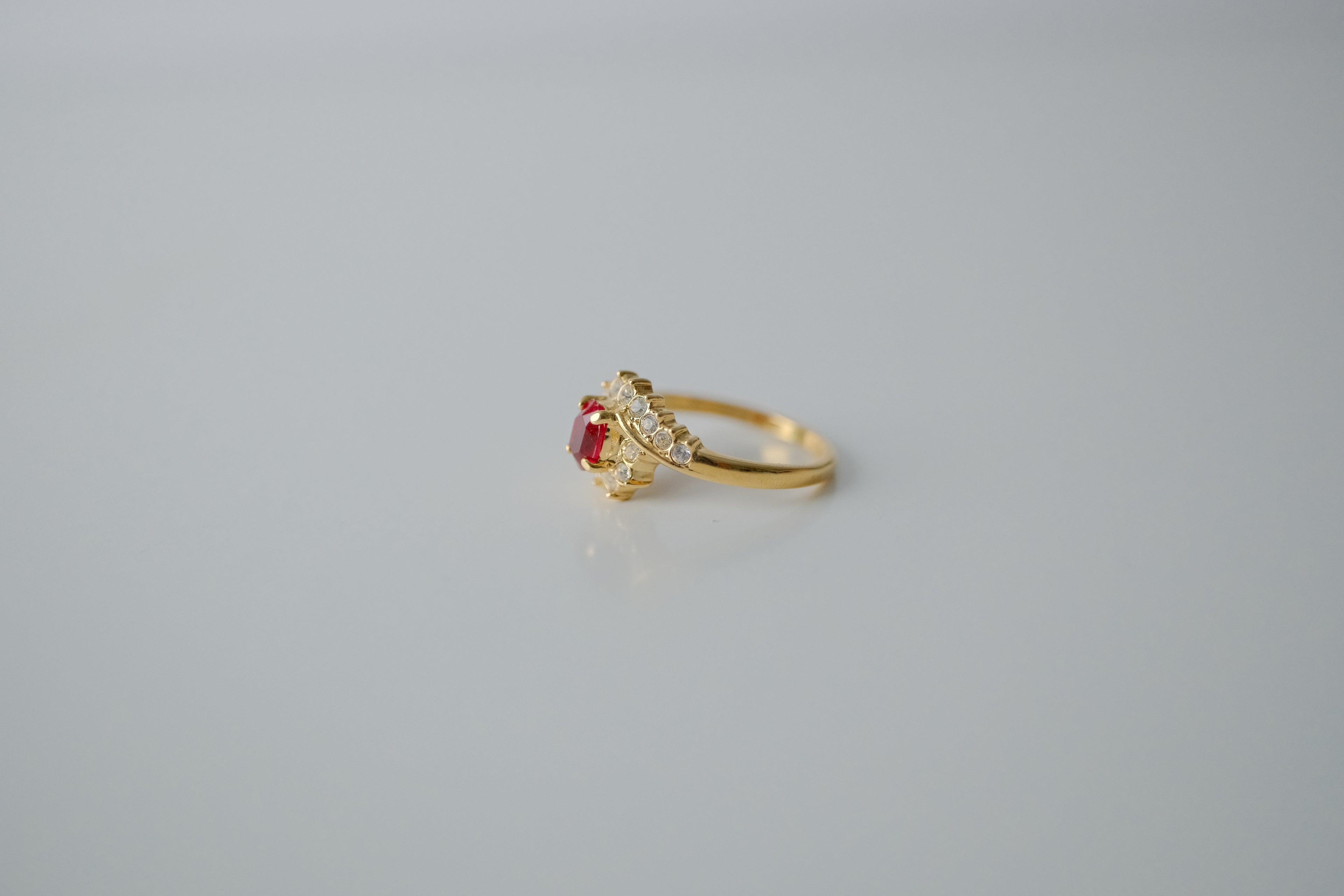 Vintage Gold Cocktail Stone Ring