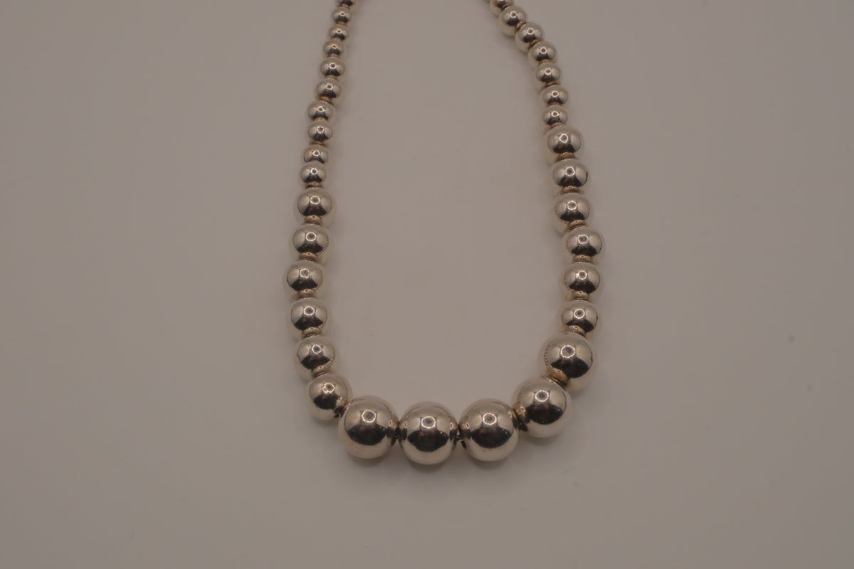 KA Sterling silver Graduated Ball Necklace&nbsp;