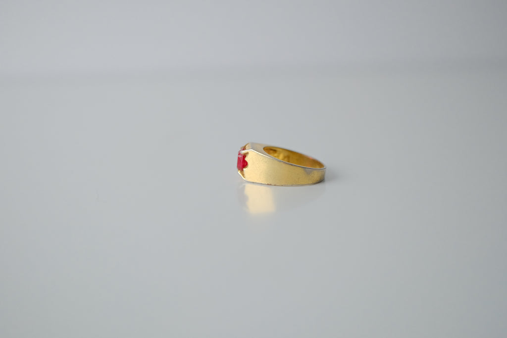 Vintage Gold Red Stone Ring