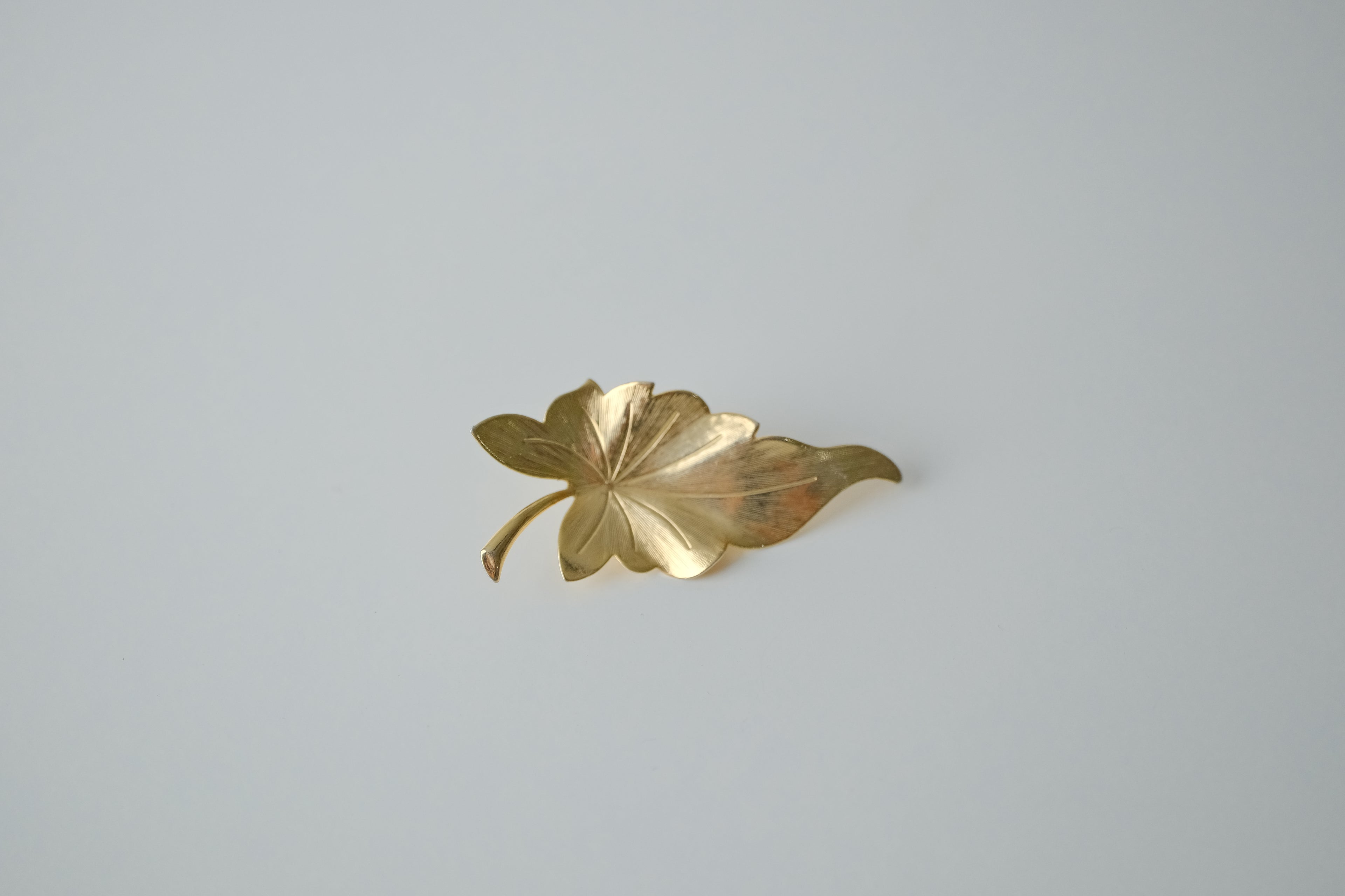 Vintage Gold Tone Leaf Brooch