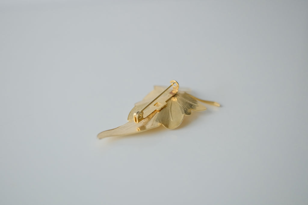 Vintage Gold Tone Leaf Brooch