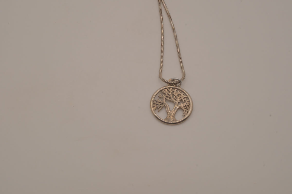 Sterling silver tree of life pendant necklace