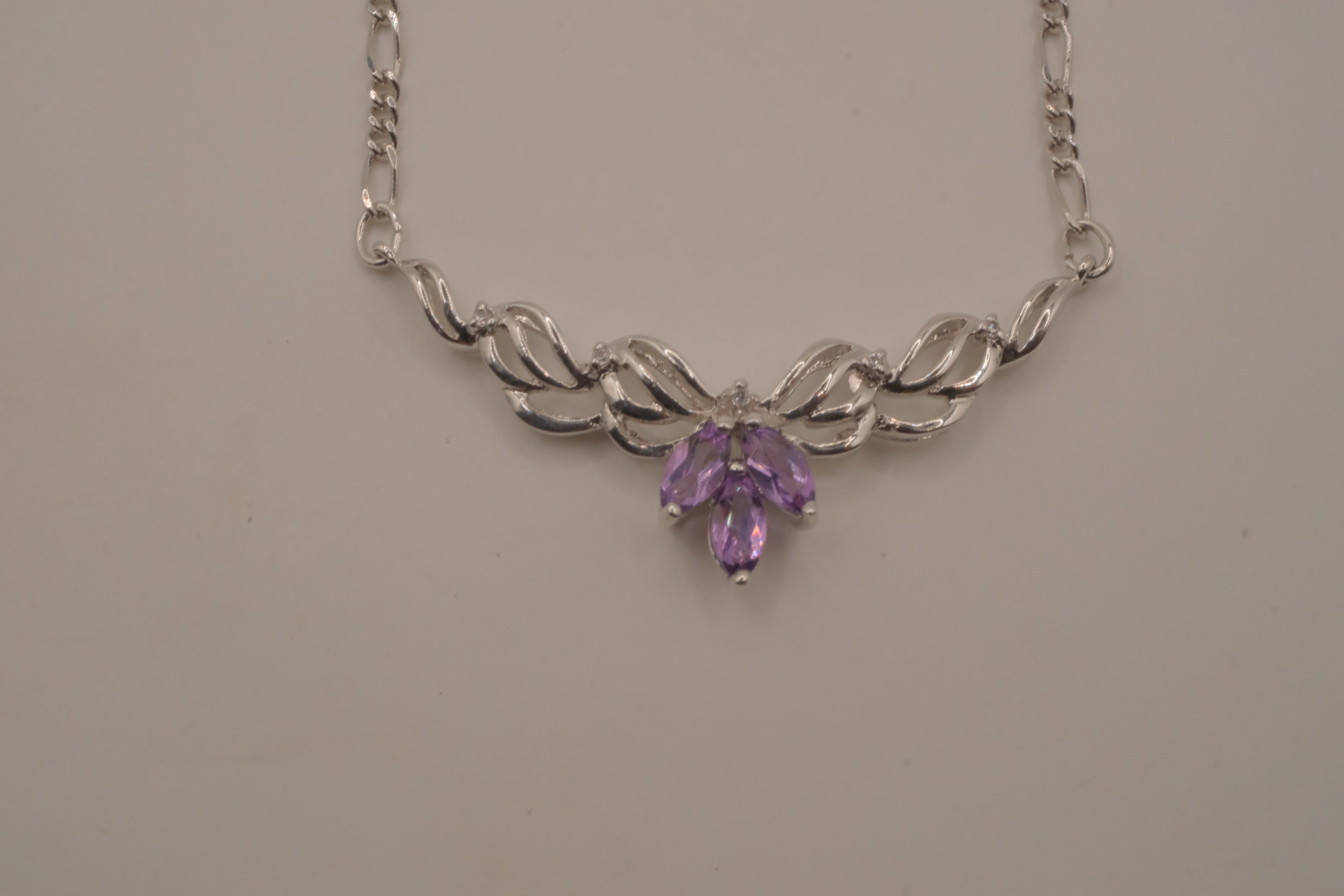 Vintage Purple stone swirled ribbon necklace