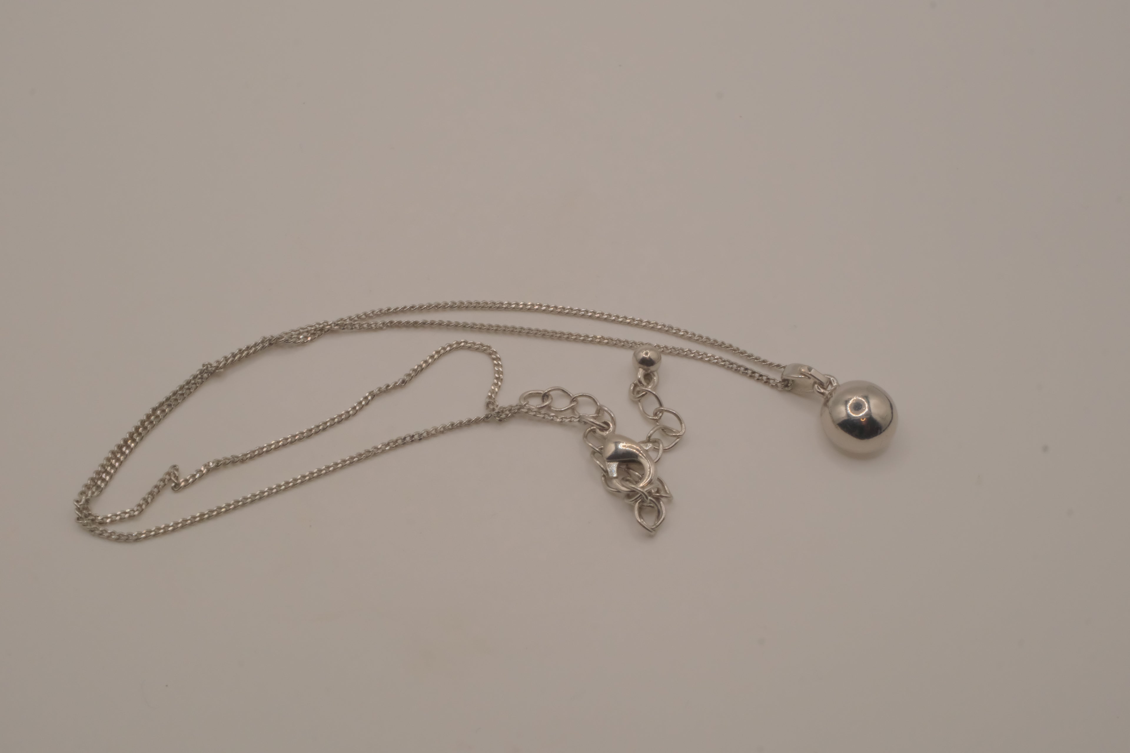 Elegant silver solitaire pendant necklace
