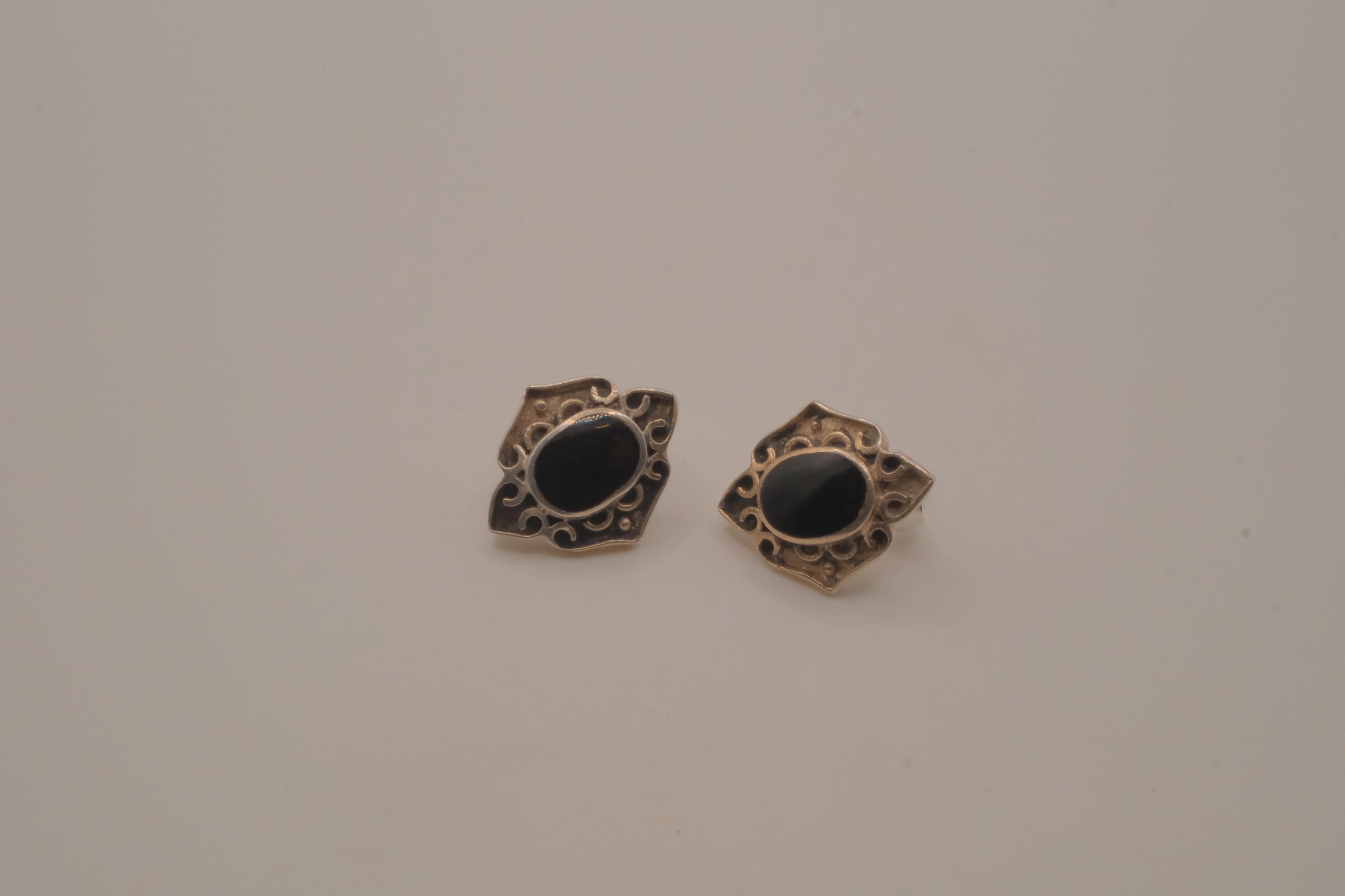 Vintage Sterling silver onyx openwork stud earrings