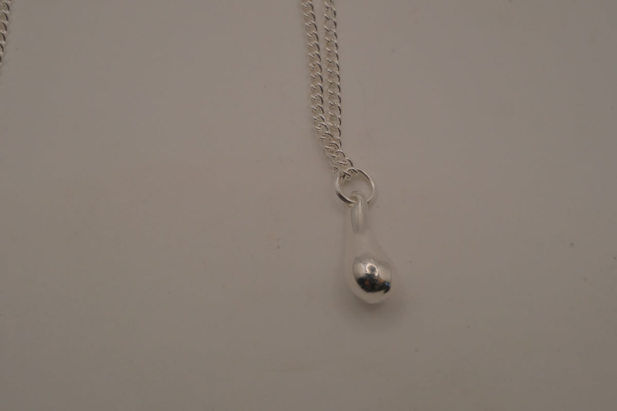 Sterling silver dainty teardrop pendant necklace