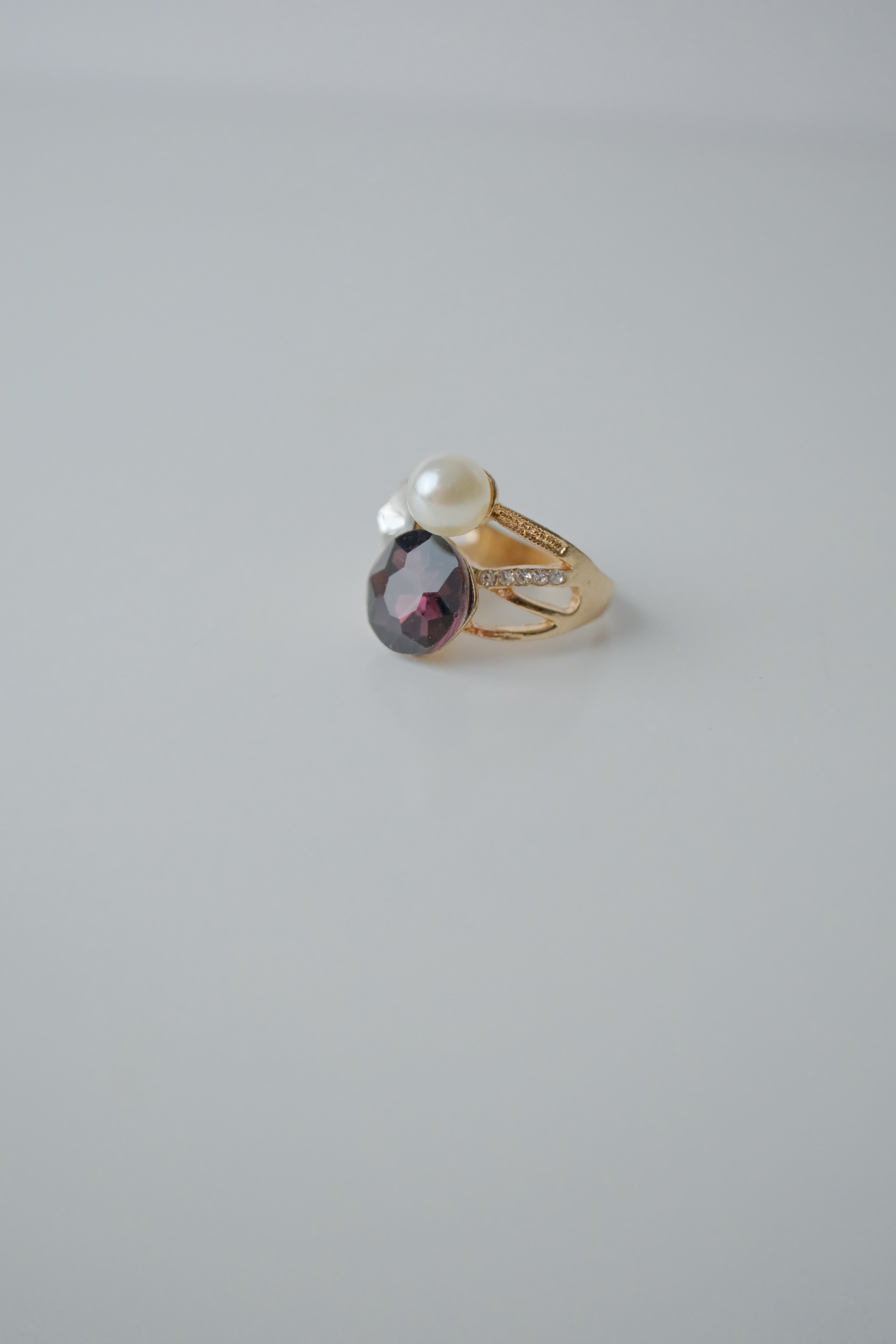 Vintage Multi stone Gold Tone Ring