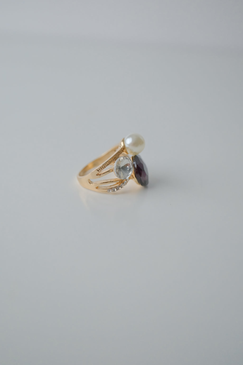 Vintage Multi stone Gold Tone Ring