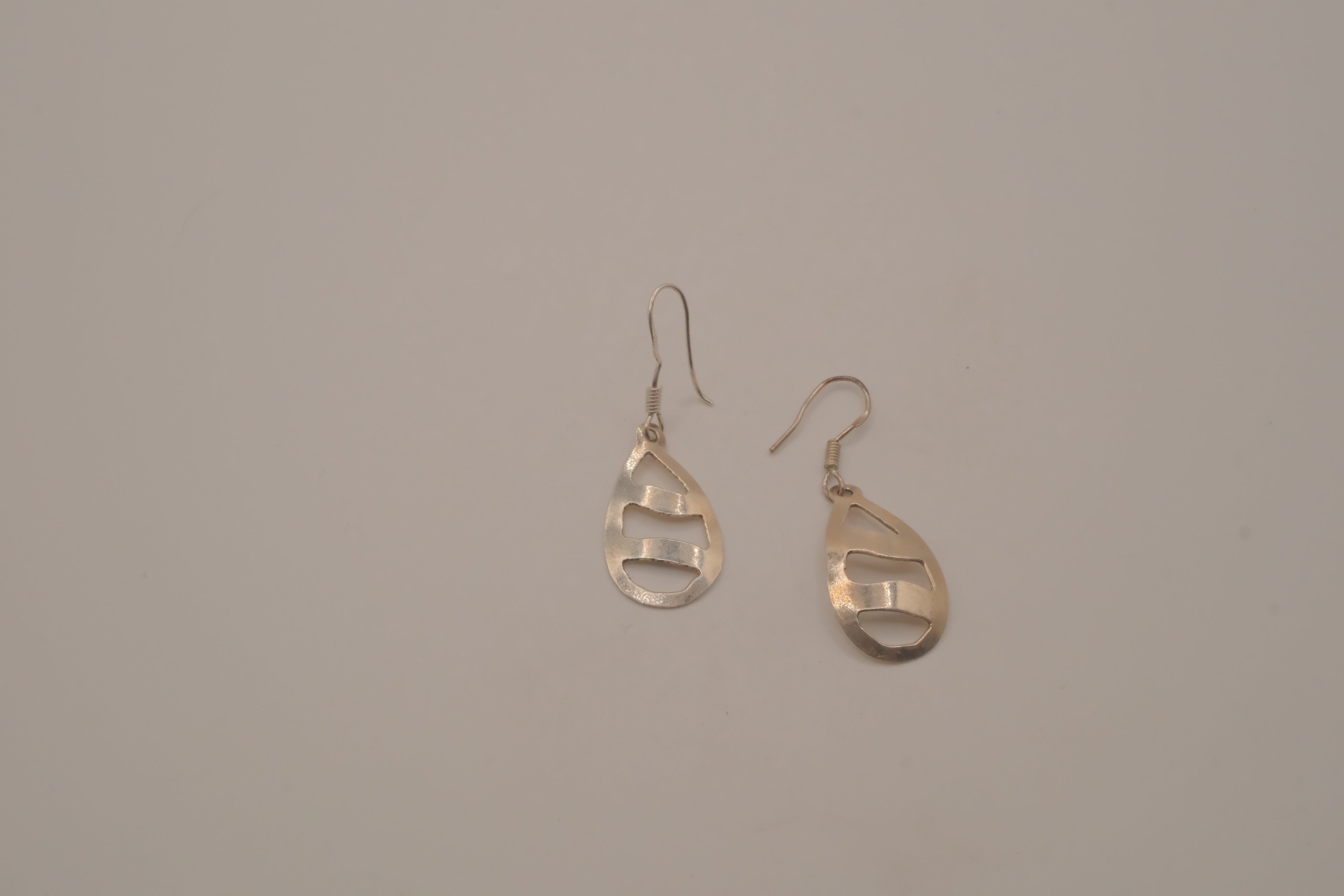 Sterling silver open cutout dangle earrings&nbsp;