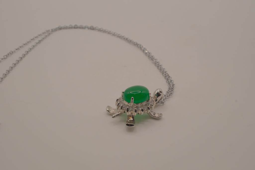 Sterling silver Jade turtle pendant necklace