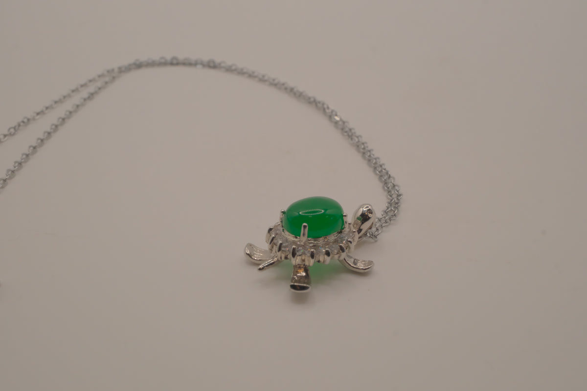Sterling silver Jade turtle pendant necklace