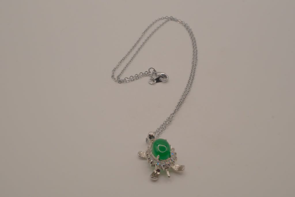 Sterling silver Jade turtle pendant necklace