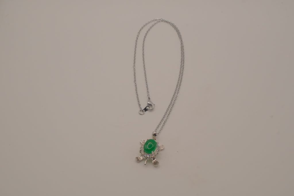 Sterling silver Jade turtle pendant necklace