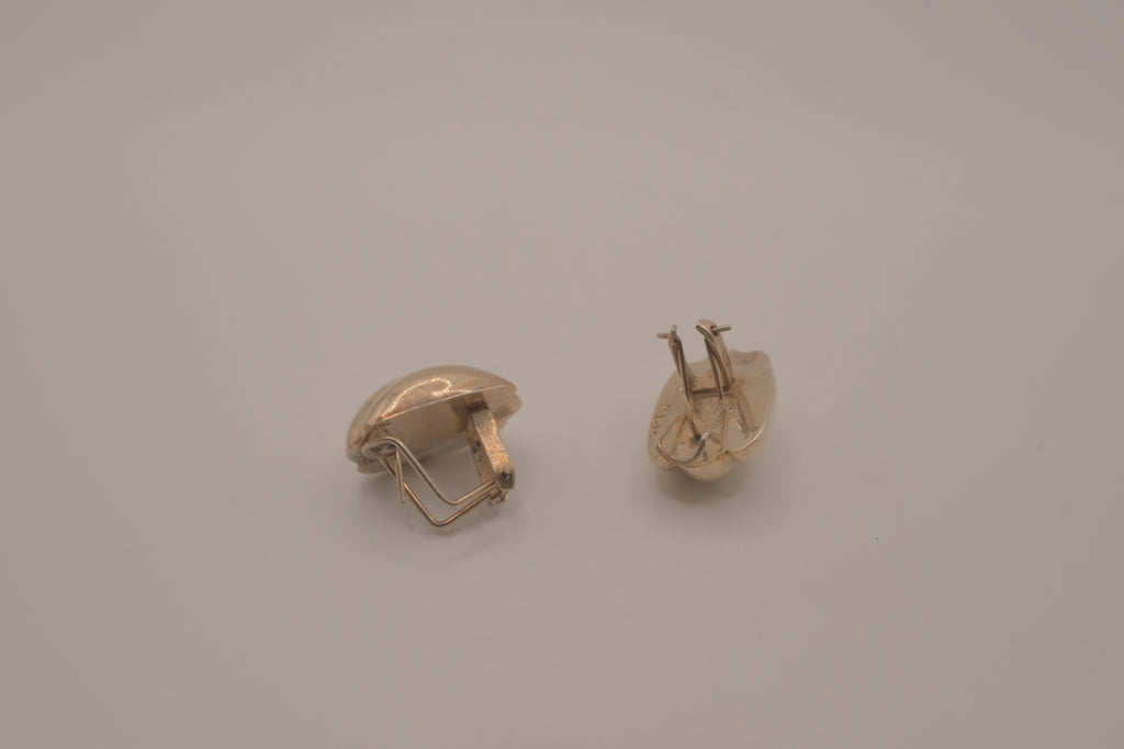 Vintage Sterling silver ribbed domed clip on earrings