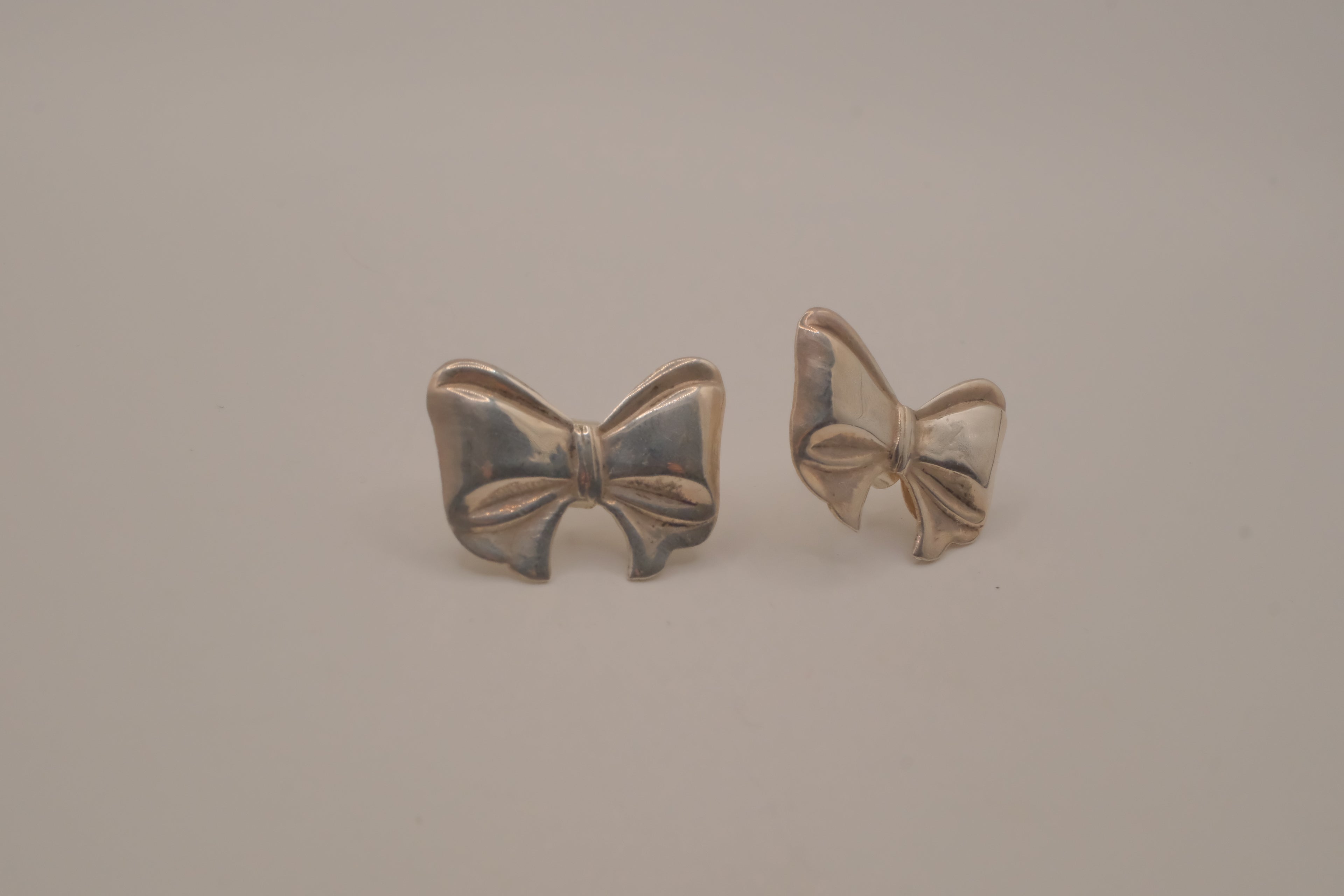 Vintage sterling silver ribbon bow earrings