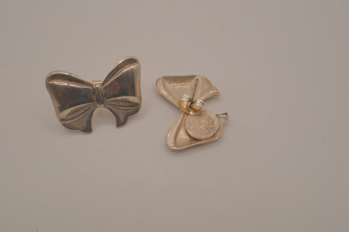 Vintage sterling silver ribbon bow earrings