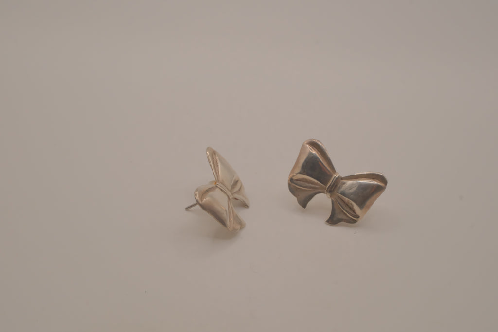 Vintage sterling silver ribbon bow earrings