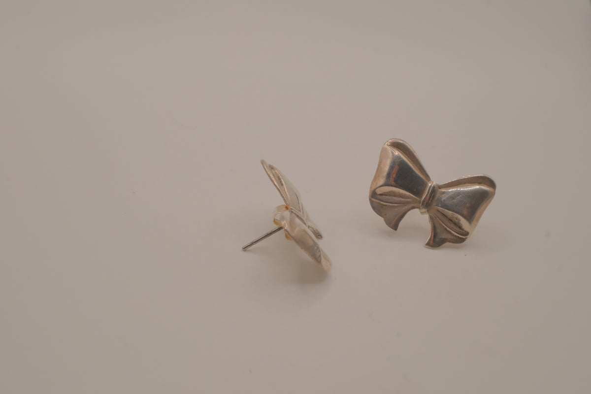 Vintage sterling silver ribbon bow earrings