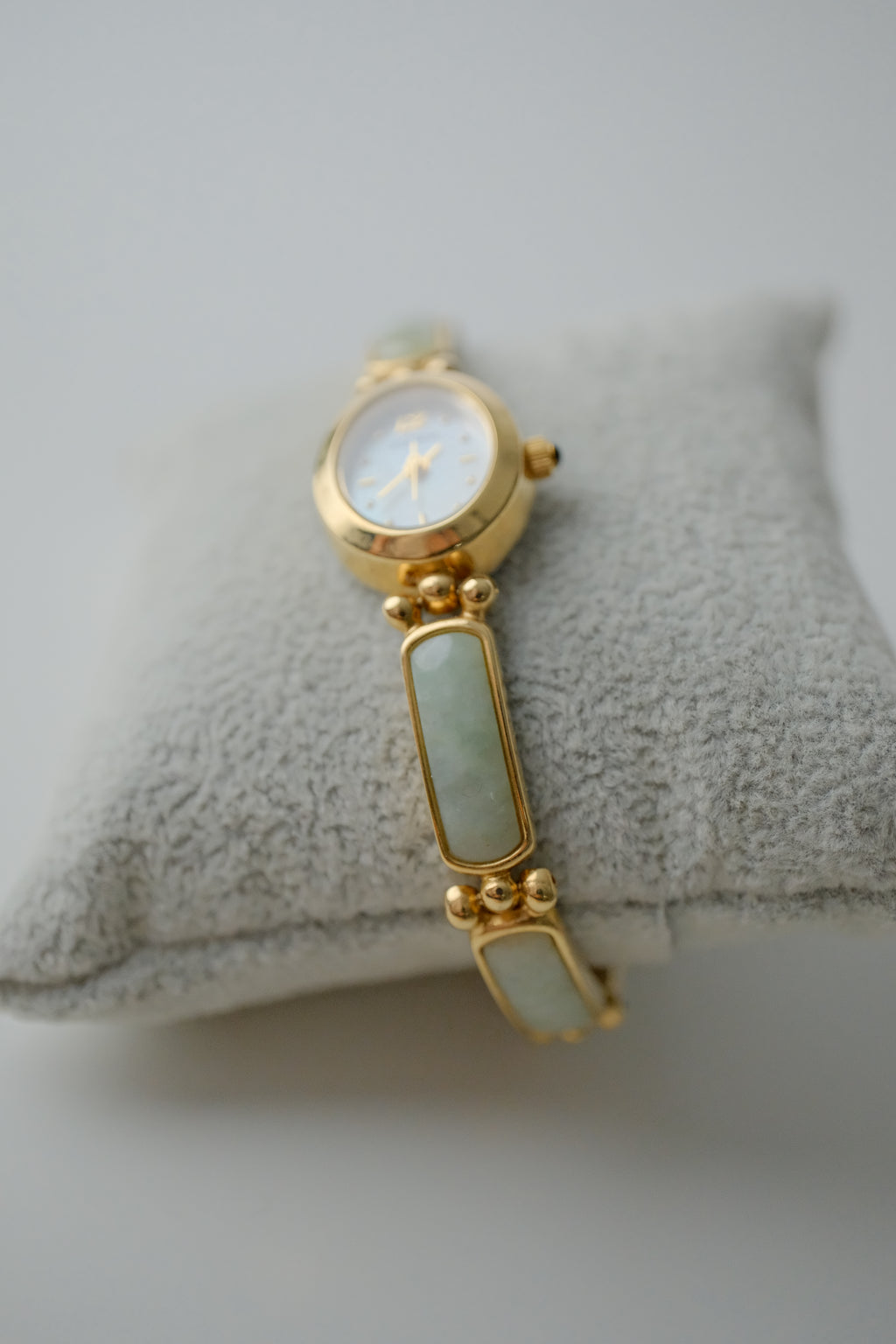 Vintage Elgin Green Jade Gold Watch Bracelet