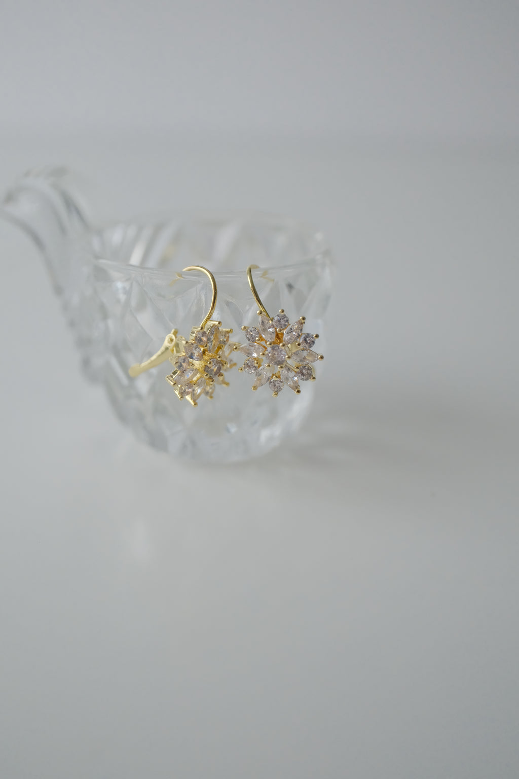 Vintage Gold Flower Rhinestone Earrings