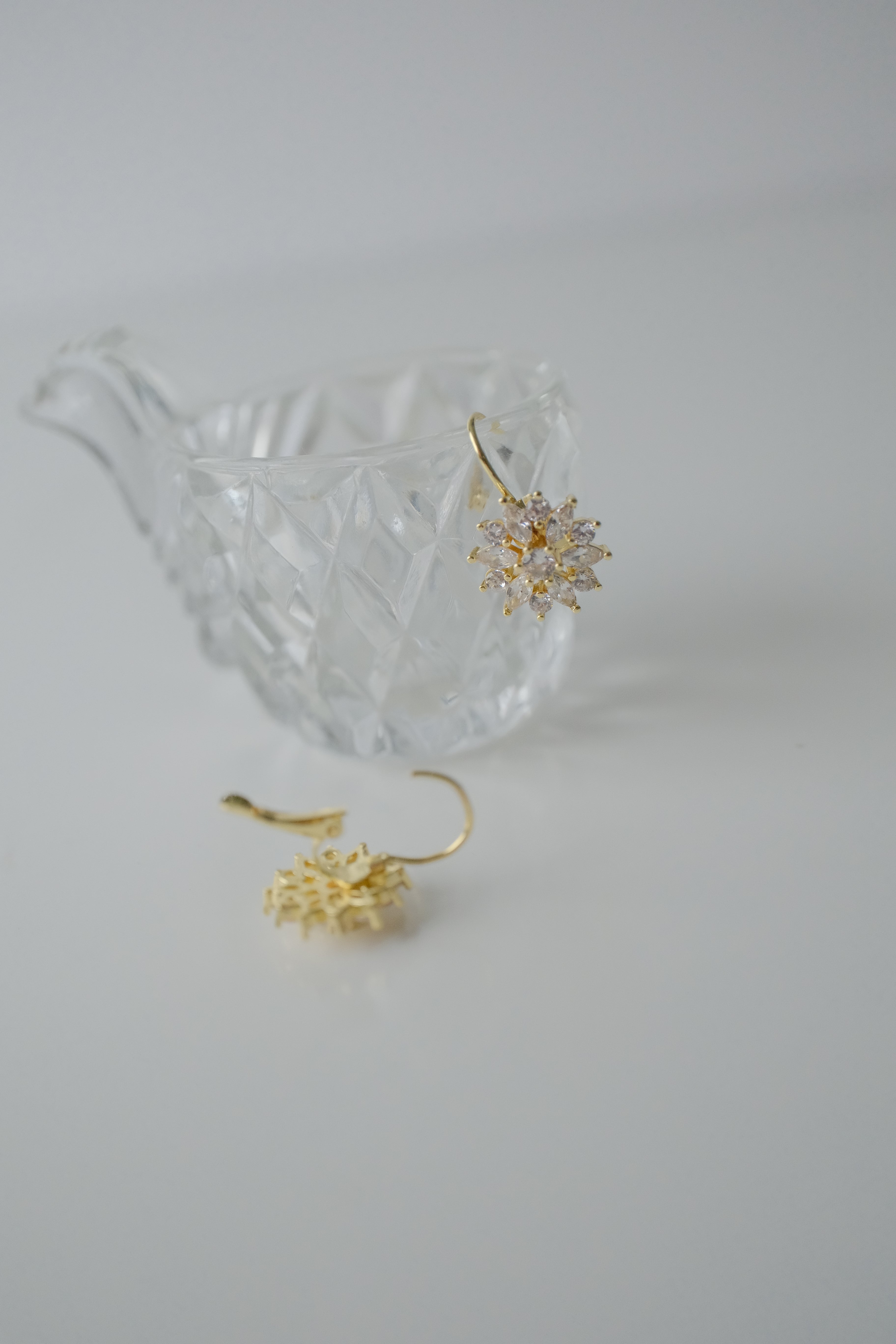 Vintage Gold Flower Rhinestone Earrings