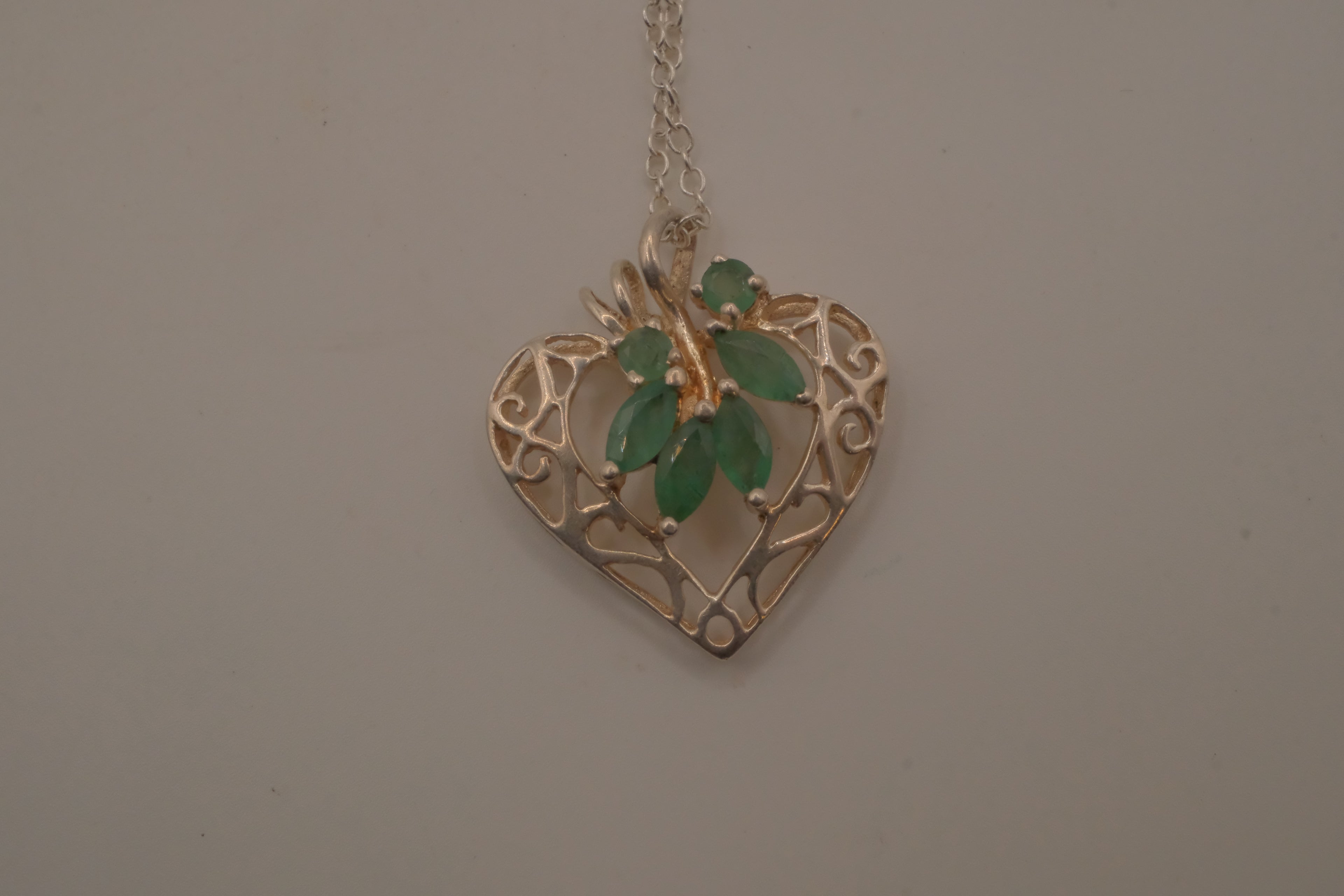 Sterling silver filigree heart pendant necklace