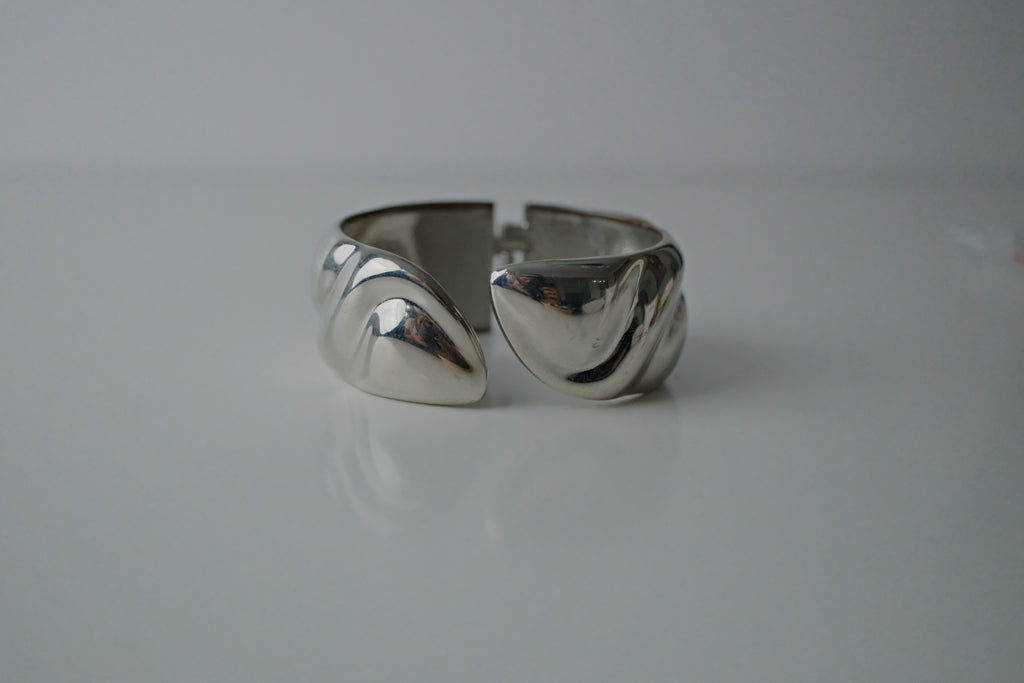 Vintage Silver Modern Hinged Bangle