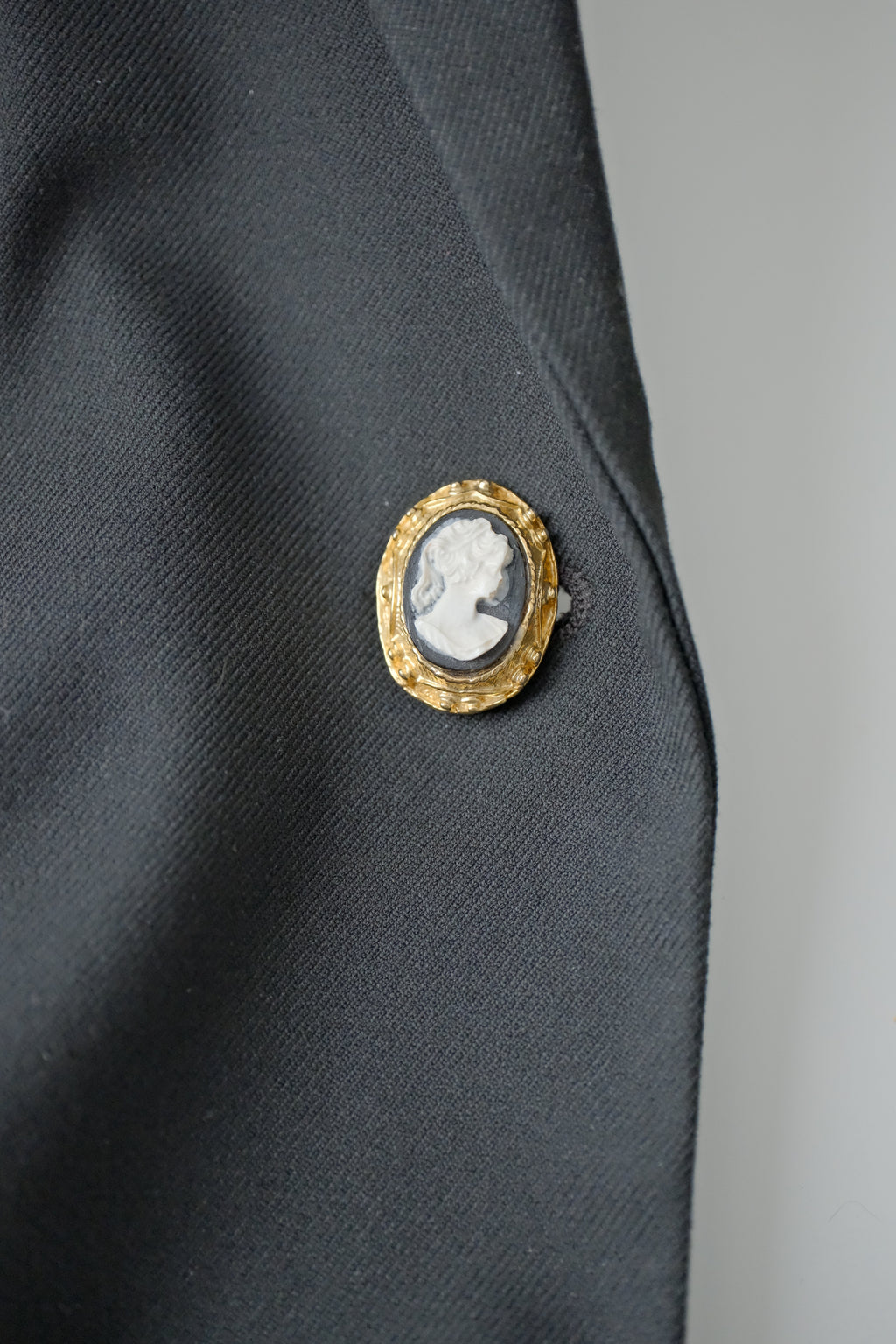 Vintage Cameo Button Cuff Link