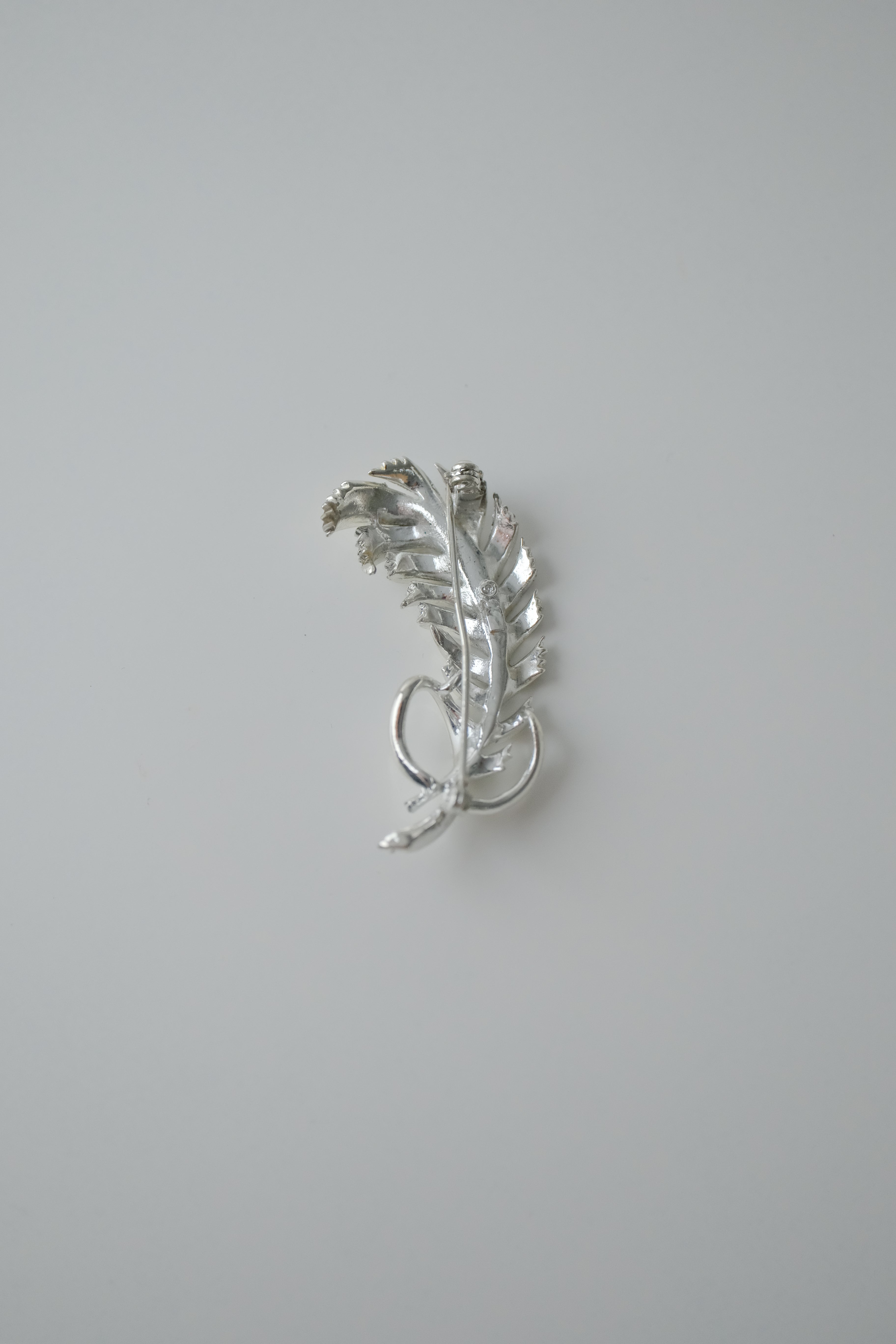 Vintage Curved Silver Leaf Brooch