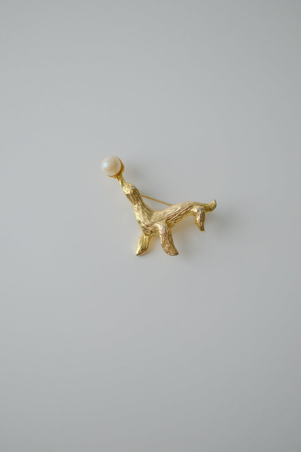 Vintage Gold Textured Seal Brooch