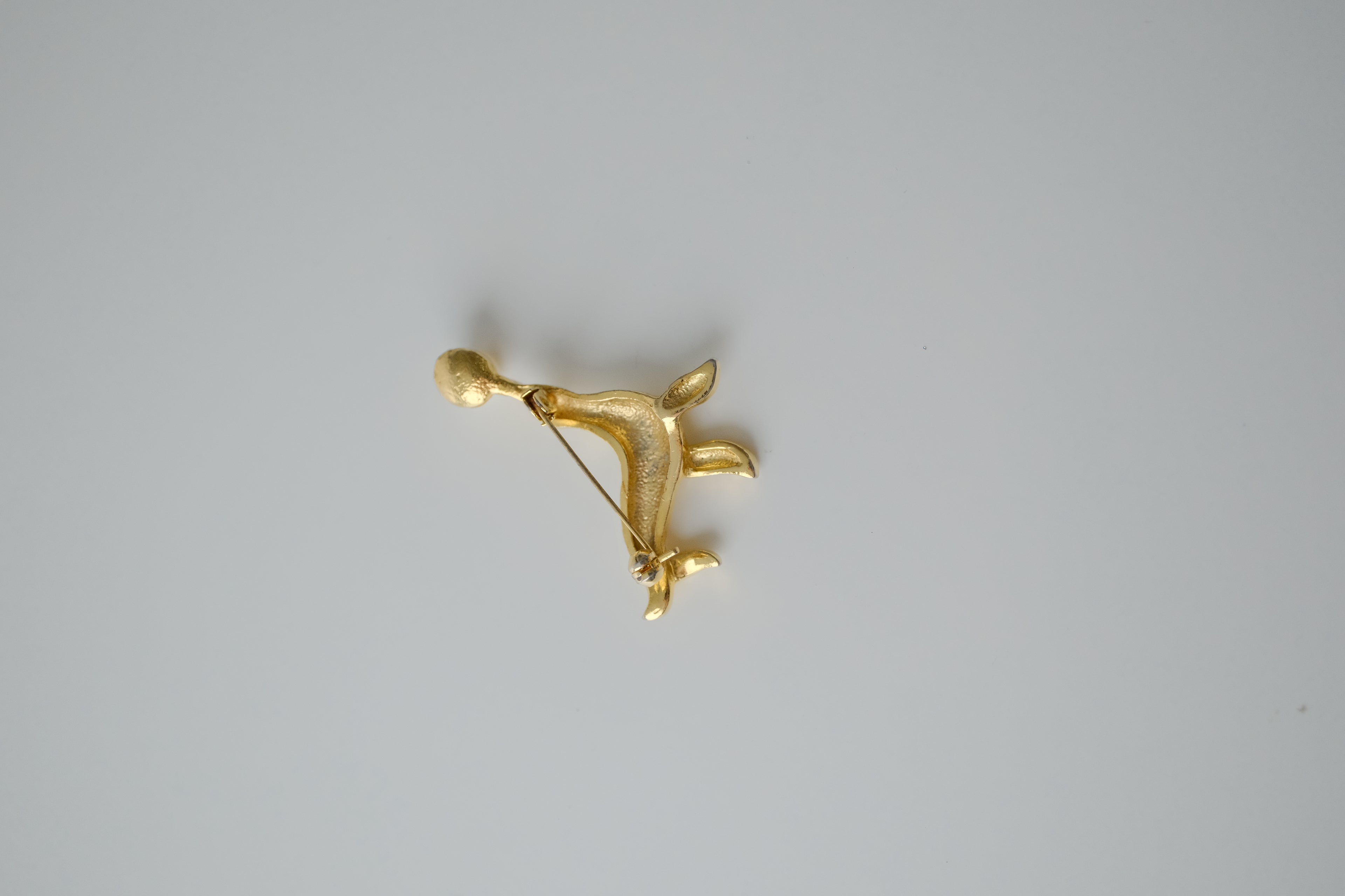 Vintage Gold Textured Seal Brooch