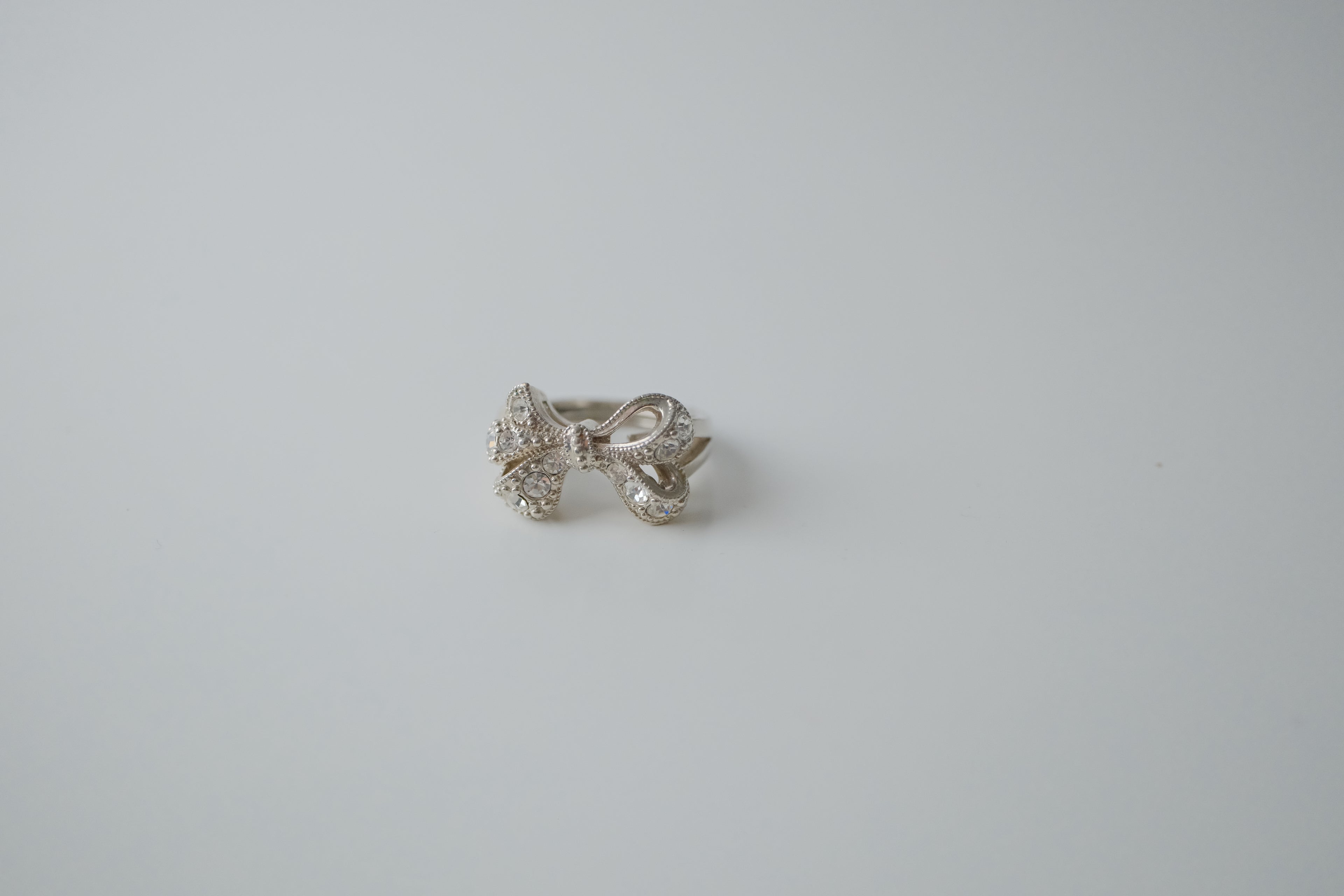 Vintage Avon Silver Bow Rhinestone Ring