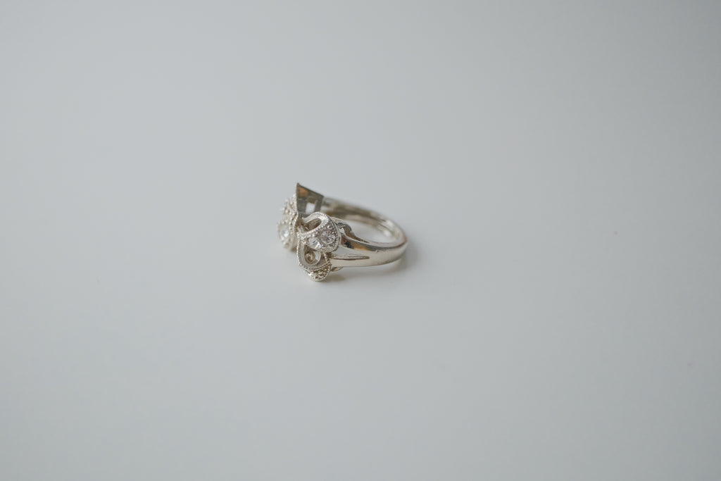 Vintage Avon Silver Bow Rhinestone Ring